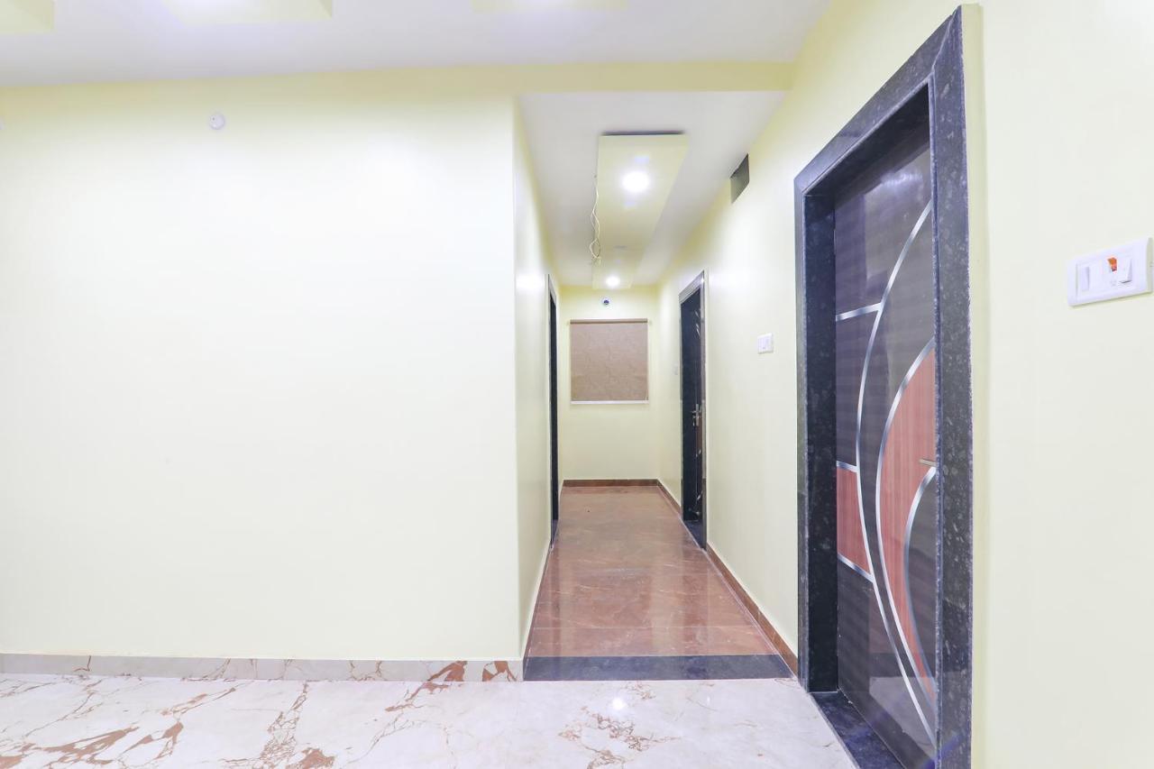 Fabexpress Gs Residency Hotel Варанаси Екстериор снимка