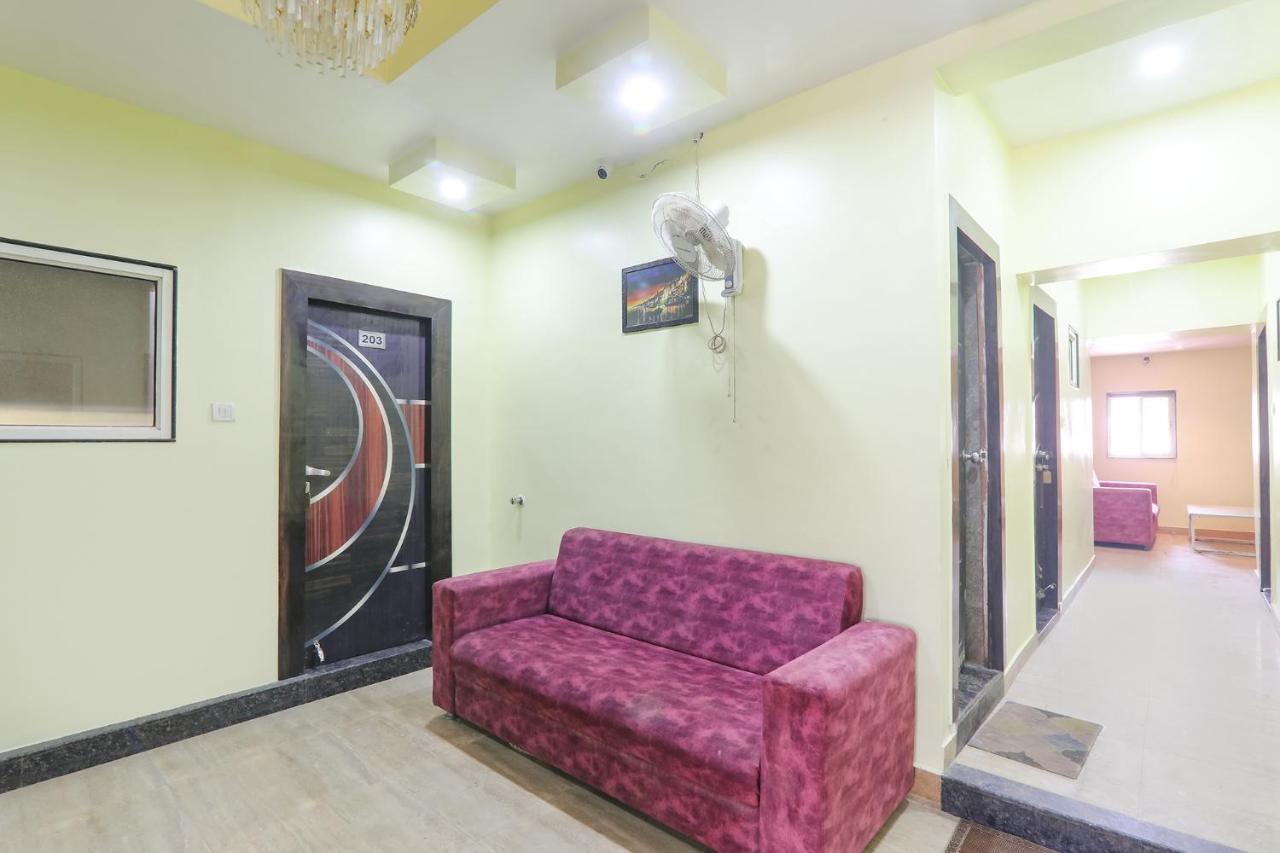 Fabexpress Gs Residency Hotel Варанаси Екстериор снимка
