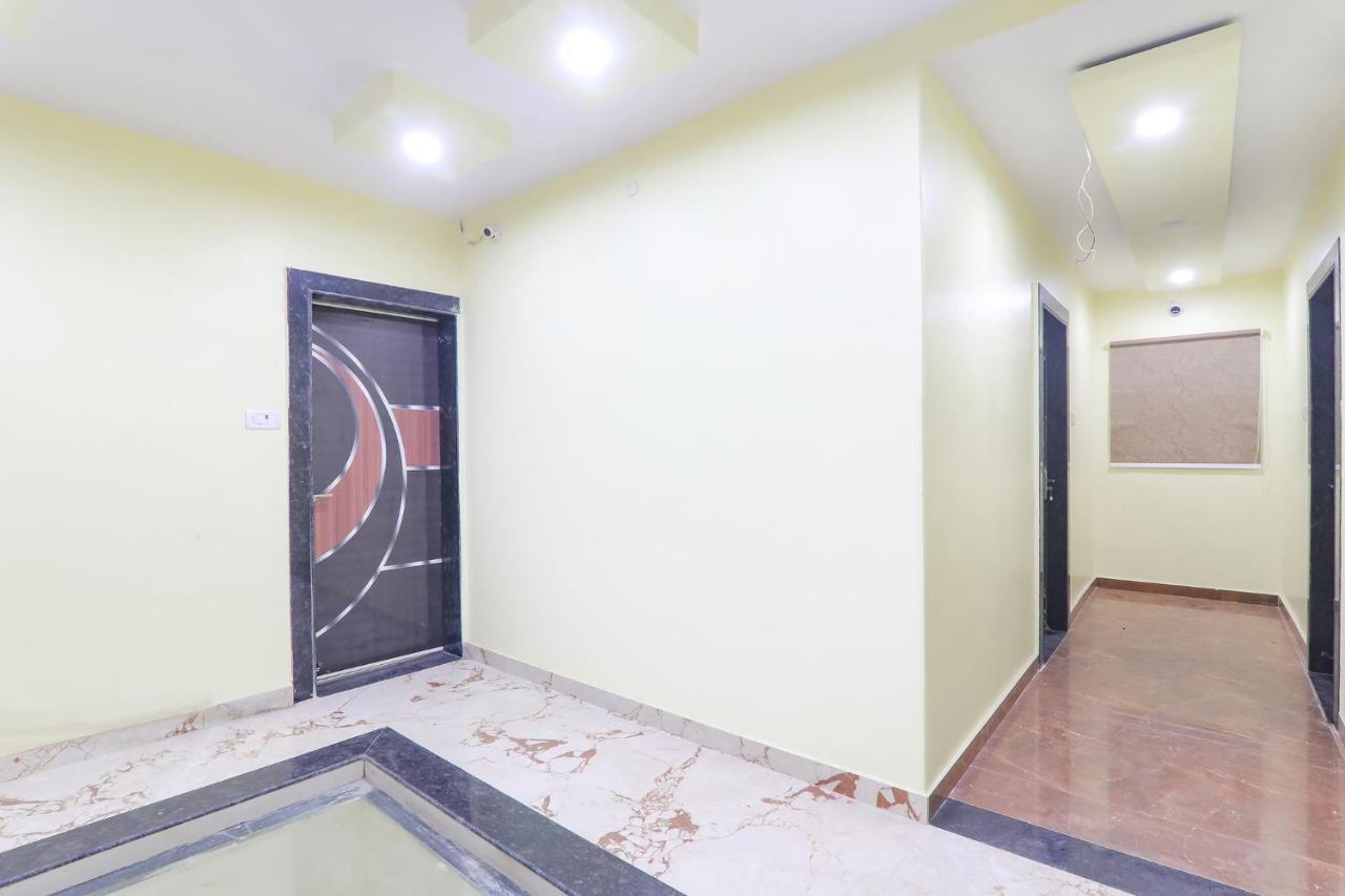 Fabexpress Gs Residency Hotel Варанаси Екстериор снимка