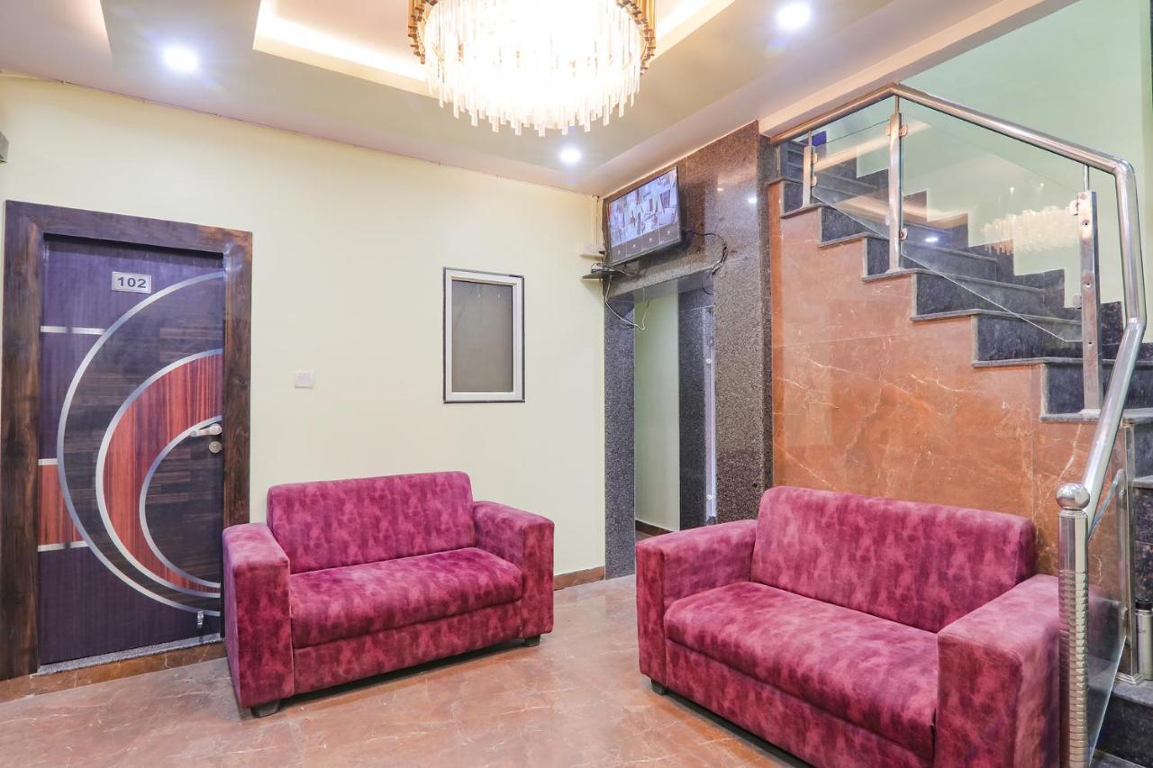 Fabexpress Gs Residency Hotel Варанаси Екстериор снимка
